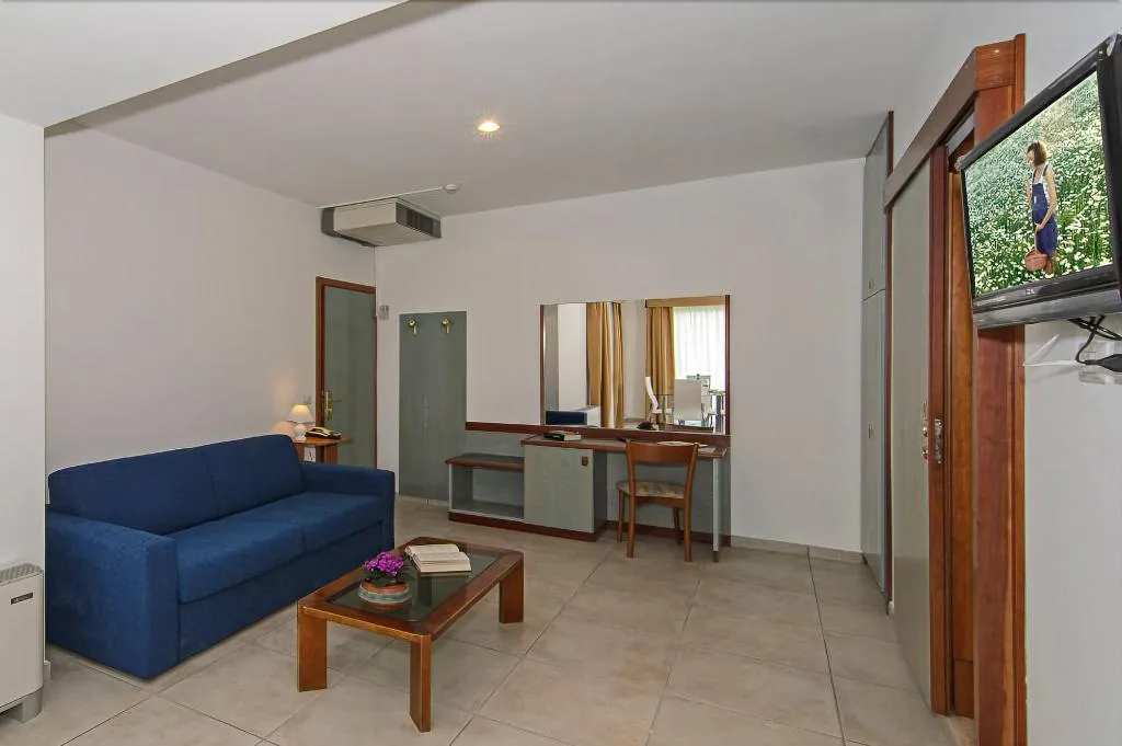 Room, Hotel Paris, Florence