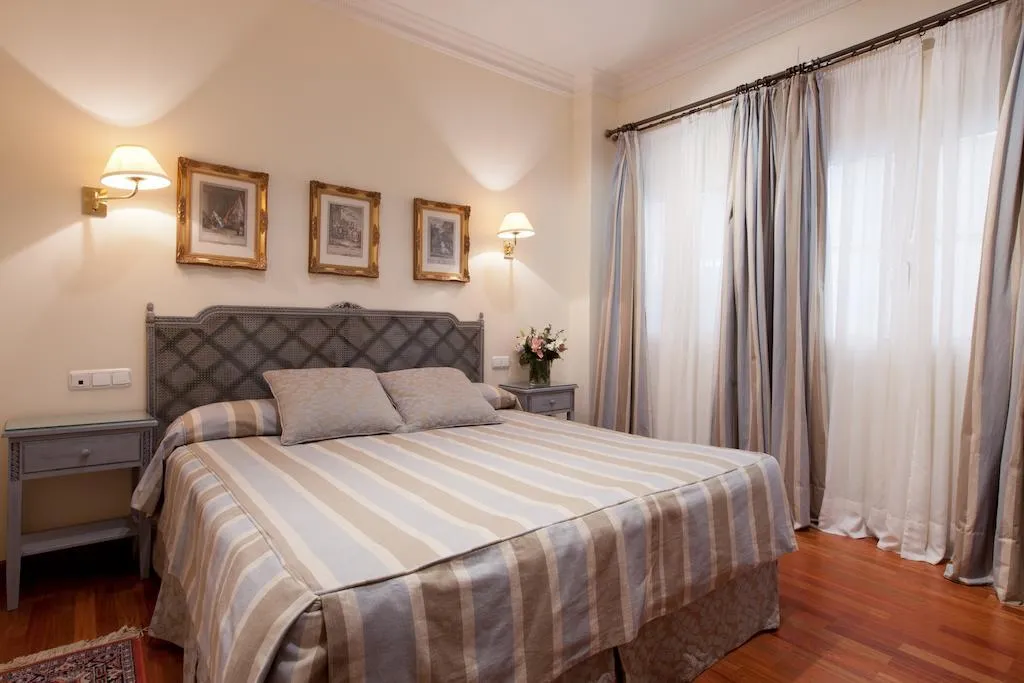 TWIN STANDARD Room, Doña Maria, Seville