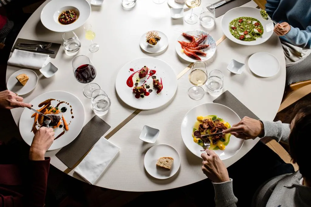 Restaurant, Royal Continental, Naples