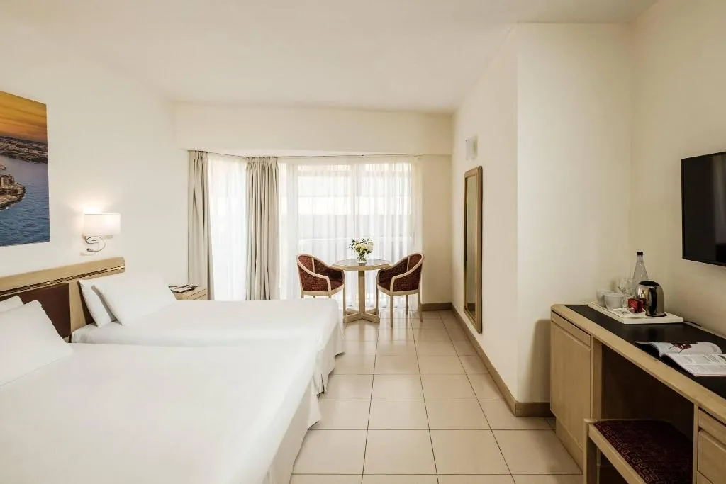 FAMILY ROOM TWO DOUBLE BEDS Room, Diplomat, Malta