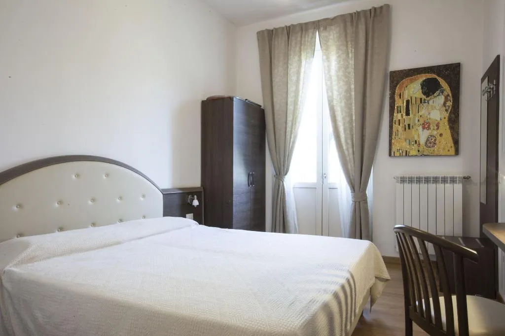 Room, Albergo Amalfi Milano, Milan