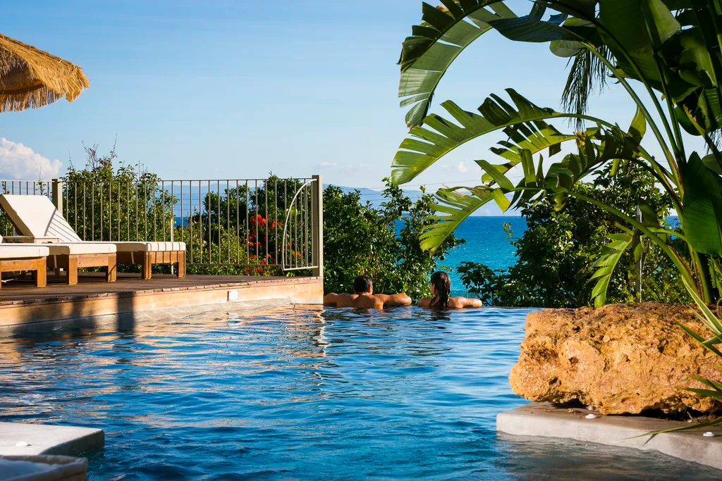 Pool, F Zeen, Kefallinia