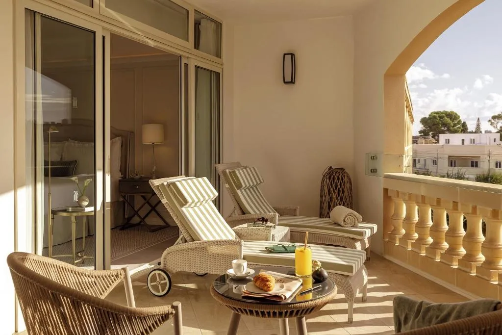 SUITE KING SIZE BED Room, Corinthia Palace Malta, Malta