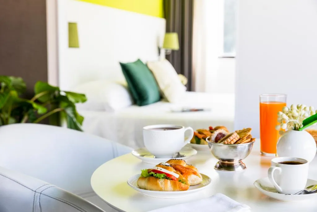 TRIPLE PREMIUM Room, The Caesar Hotel Roma, Rome