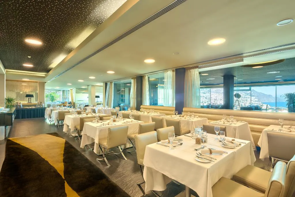 Restaurant, The Views Baia -  Adults Only, Madeira
