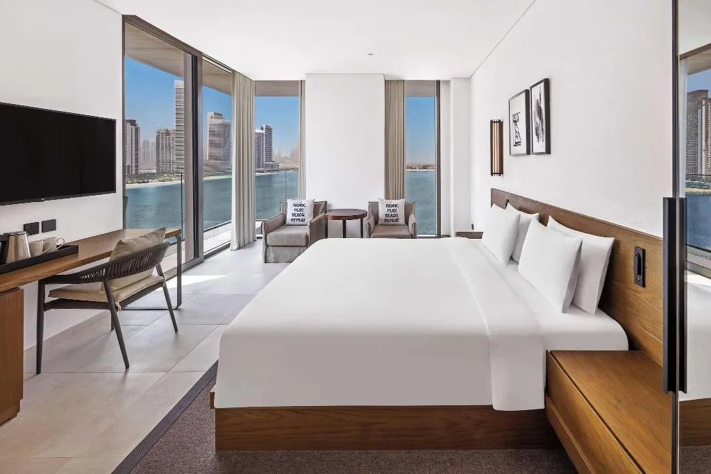 Room, Radisson Beach Resort Palm Jumeirah, Dubai