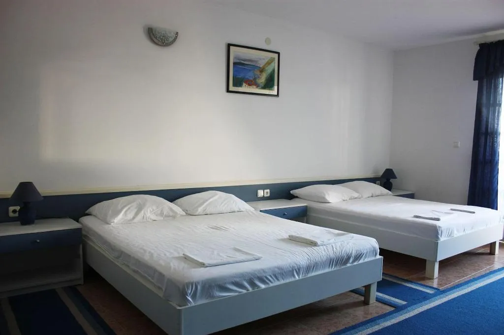 Room, Ivan, Split