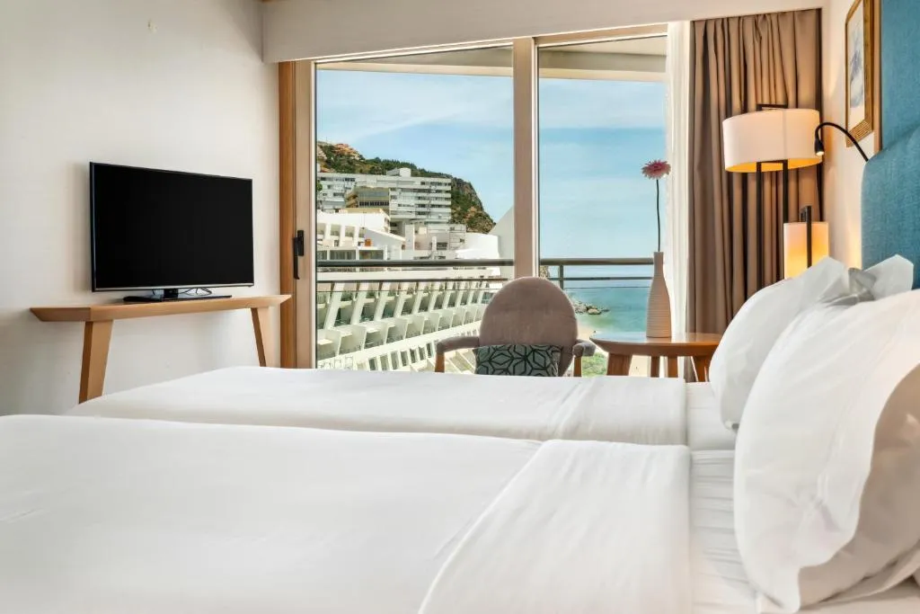 SINGLE SEA VIEW Room, Sesimbra Oceanfront Hotel, Lisbon