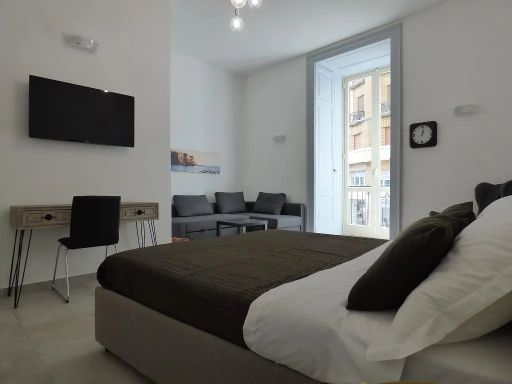 JUNIOR SUITE STANDARD Room, B&B Monteoliveto 33, Naples