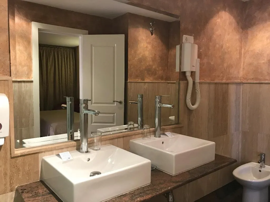 JUNIOR SUITE STANDARD Room, Alfonso VIII, Madrid