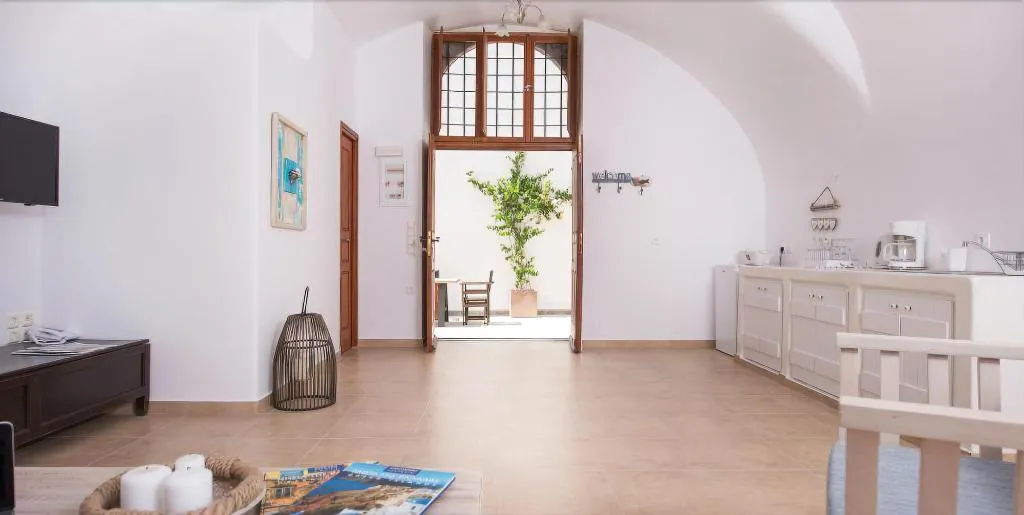 Room, Estate 1896, Santorini