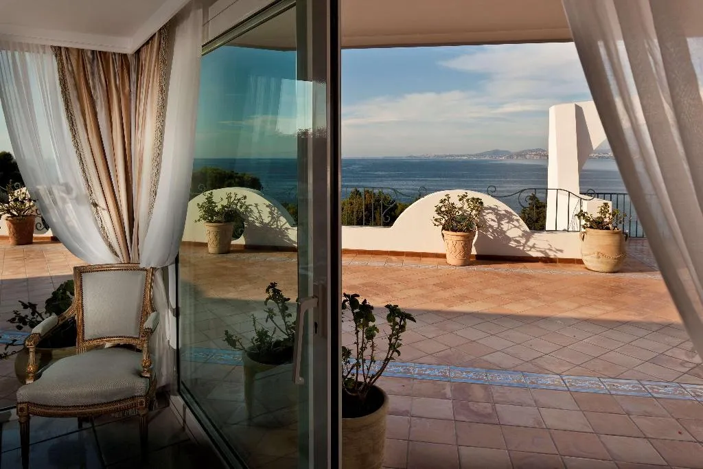 Room, Excelsior Belvedere Hotel & Spa, Naples
