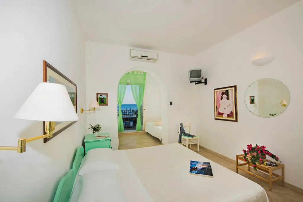 TRIPLE SUPERIOR Room, Hotel Ossidiana Stromboli, Palermo