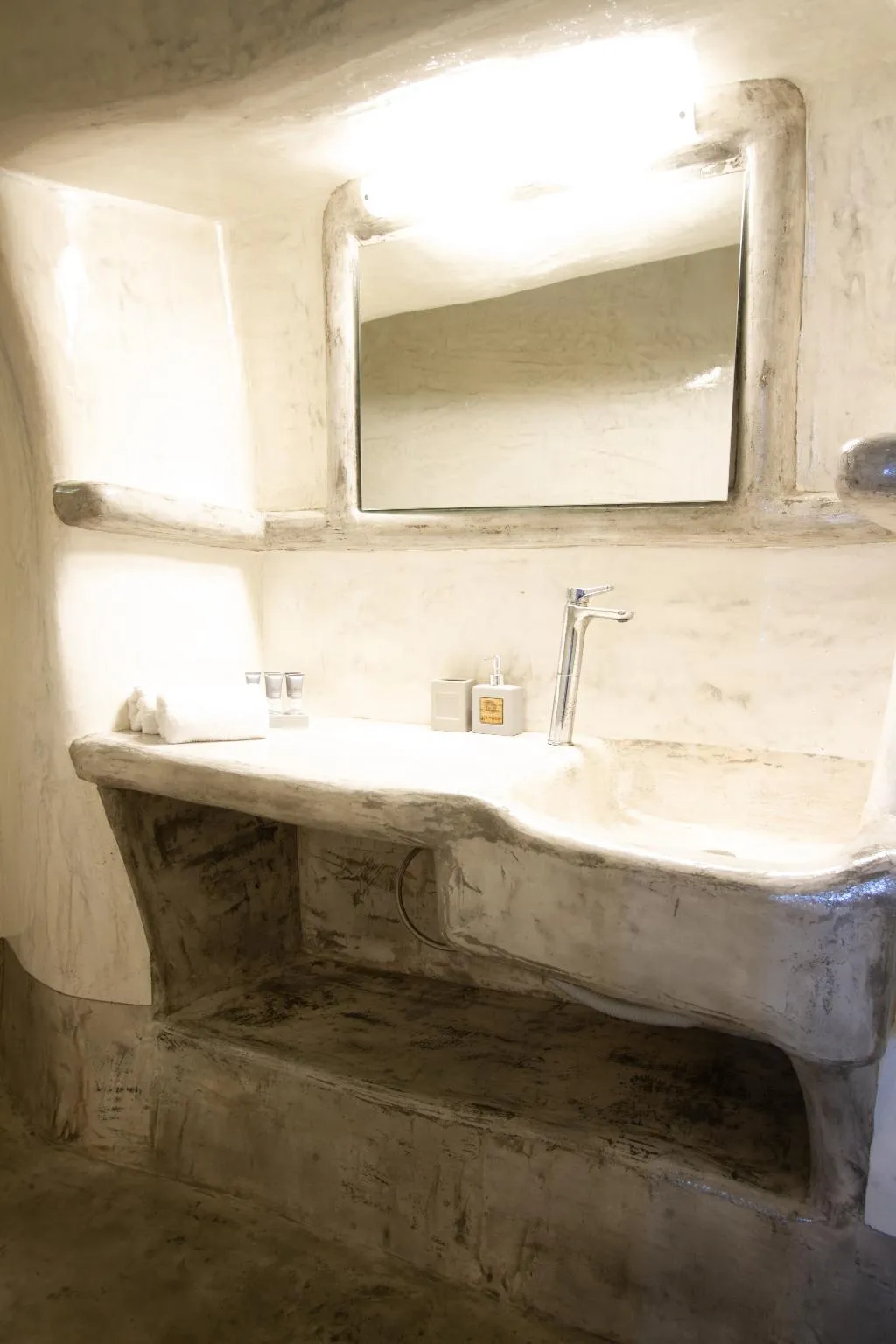 SUITE EXECUTIVE SEA VIEW Room, Suites of the Gods Cave Spa, Santorini