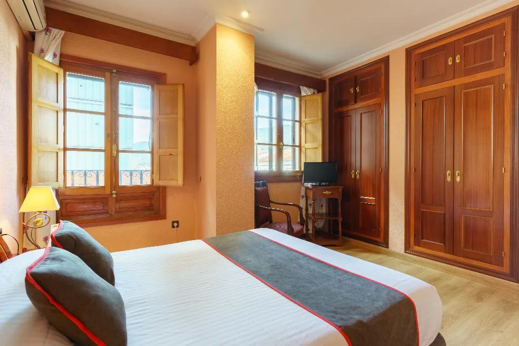 JUNIOR SUITE STANDARD Room, Los Castaños, Seville