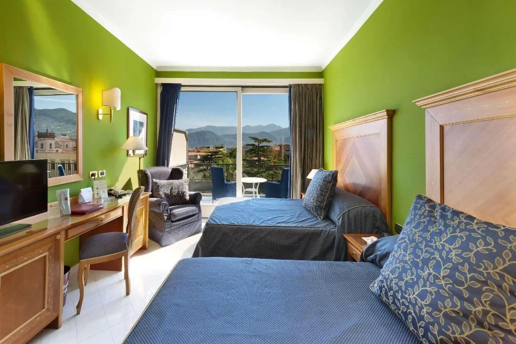 Room, Continental, Naples