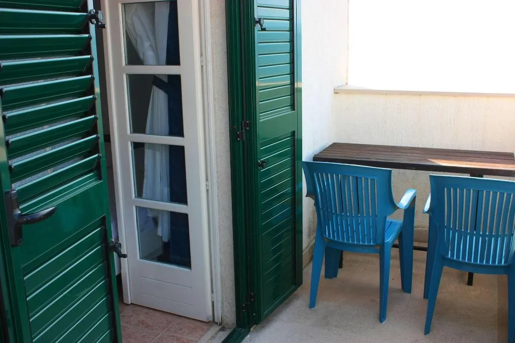 Room, Ivan, Split