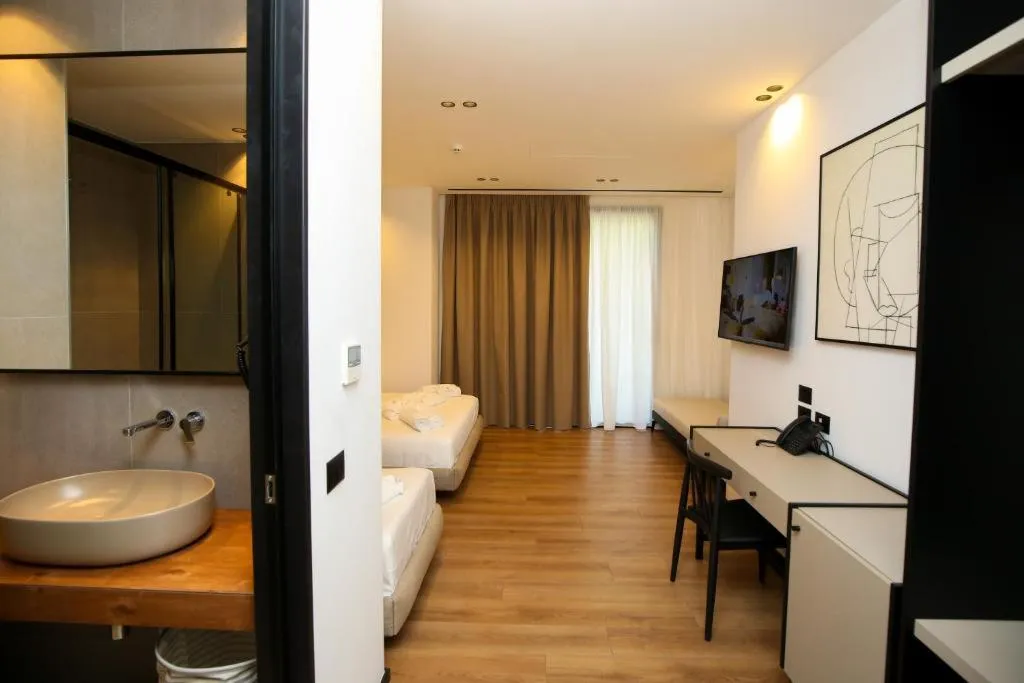 FAMILY ROOM MOUNTAIN VIEW Room, Nobus Hotel & Spa, Kavaje
