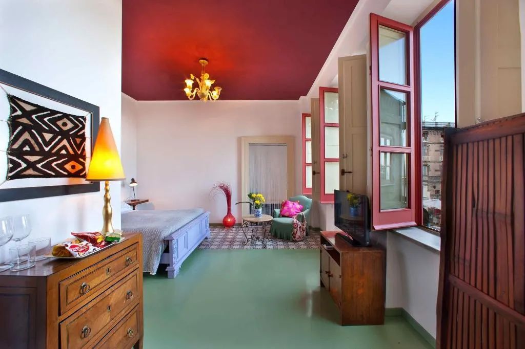 Room, Marina Piccola 73, Naples
