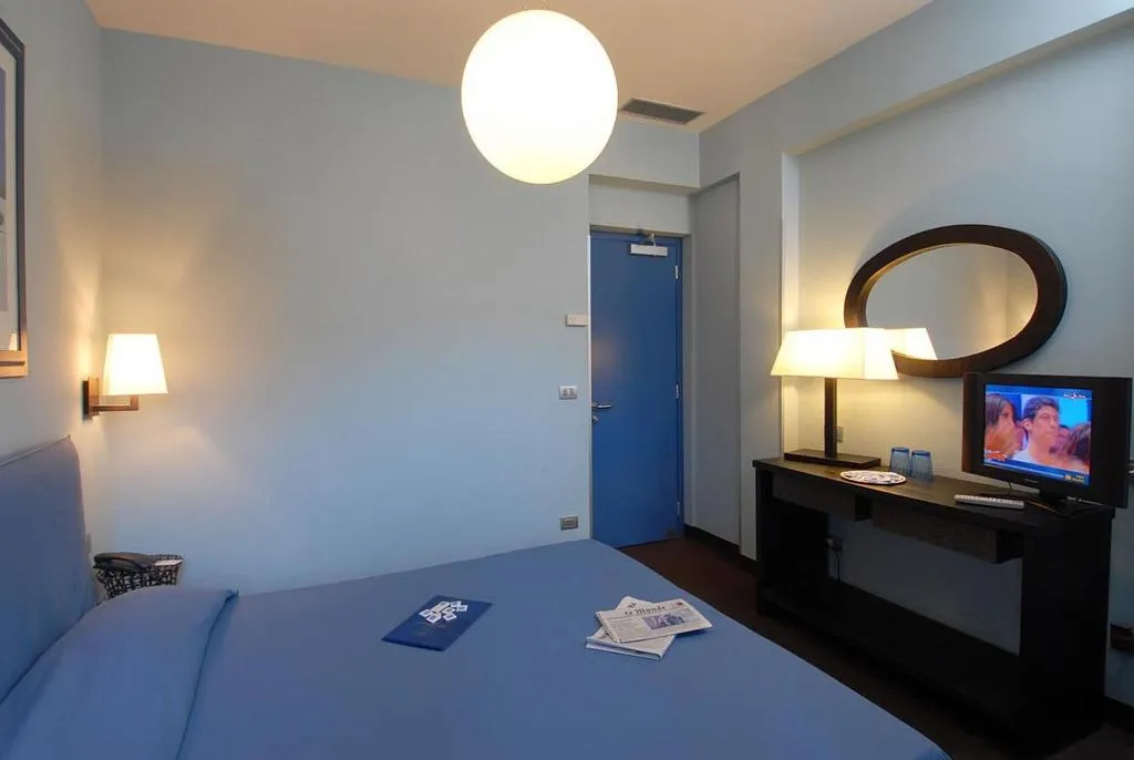 DOUBLE QUEEN SIZE BED Room, Hotel Terminal, Rome