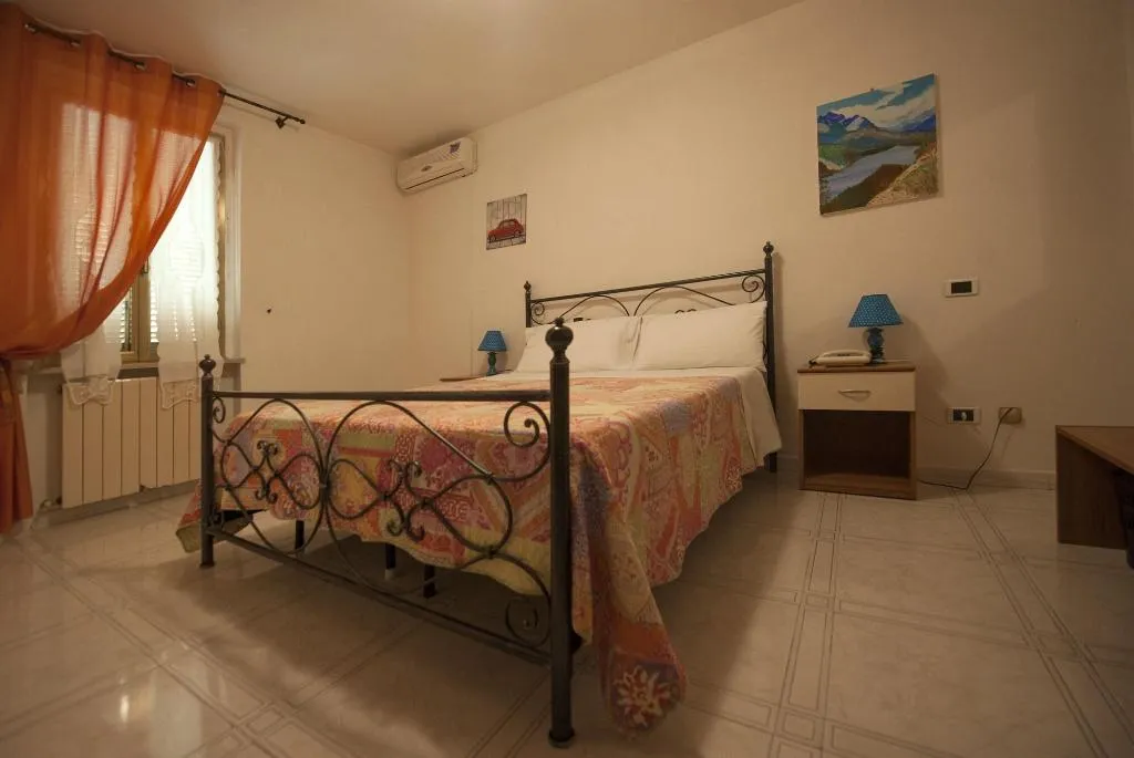 Room, Athena, Perugia