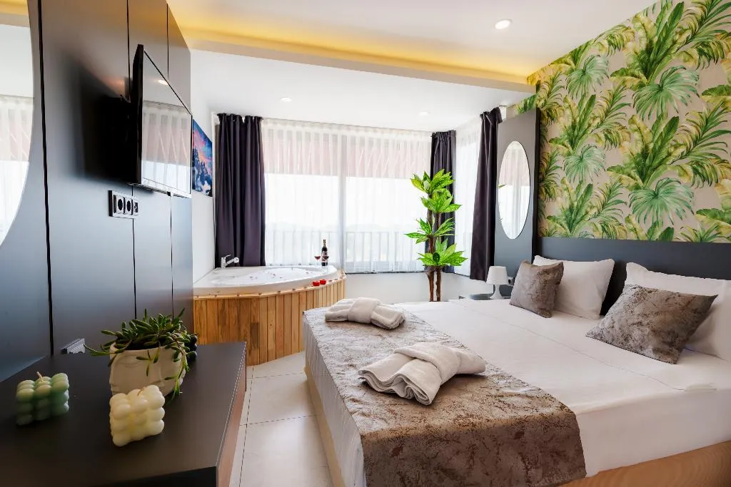 SUITE QUEEN SIZE BED Room, Mrt Suites Lara, Antalya