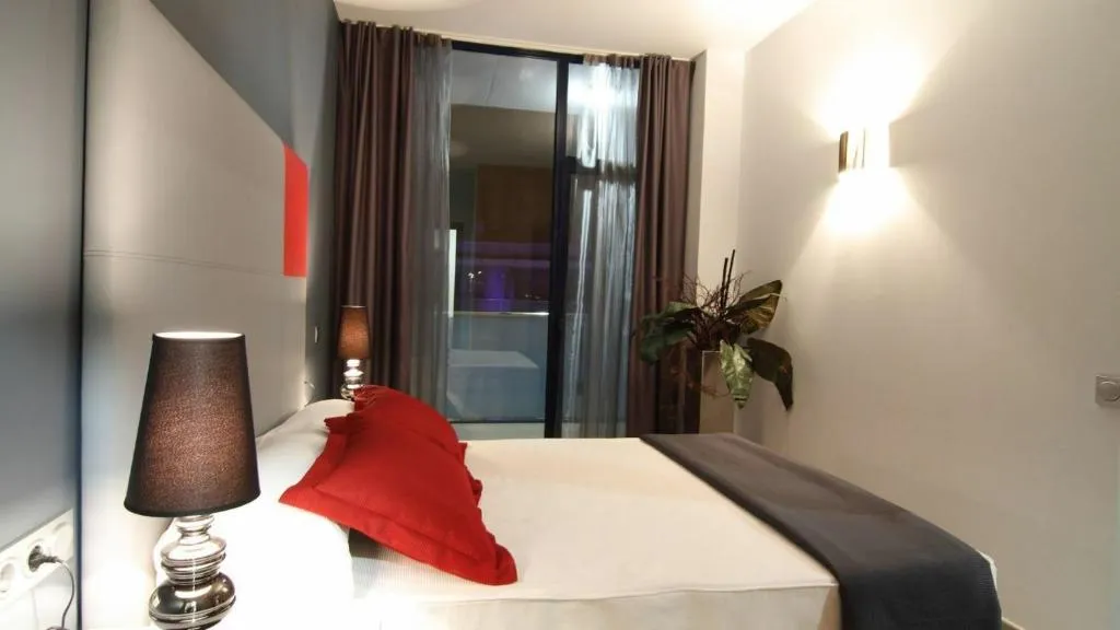 APARTMENT CAPACITY 6 TWO BEDROOMS Room, Apolo Suites Rentalmar, Costa Dorada
