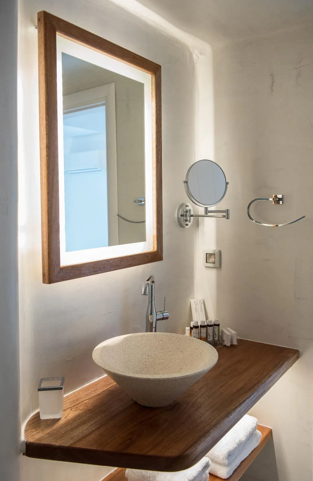 SUITE DELUXE WITH PRIVATE POOL Room, La Perla Villas and Suites, Santorini