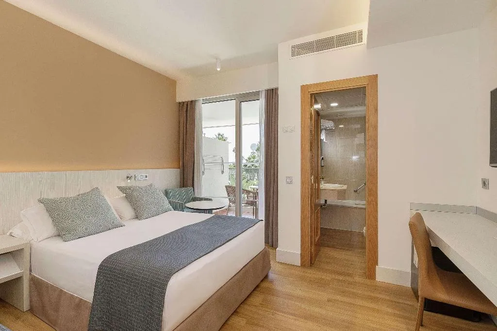 DOUBLE POOL VIEW Room, Sol Torremolinos Don Pedro, Costa Del Sol