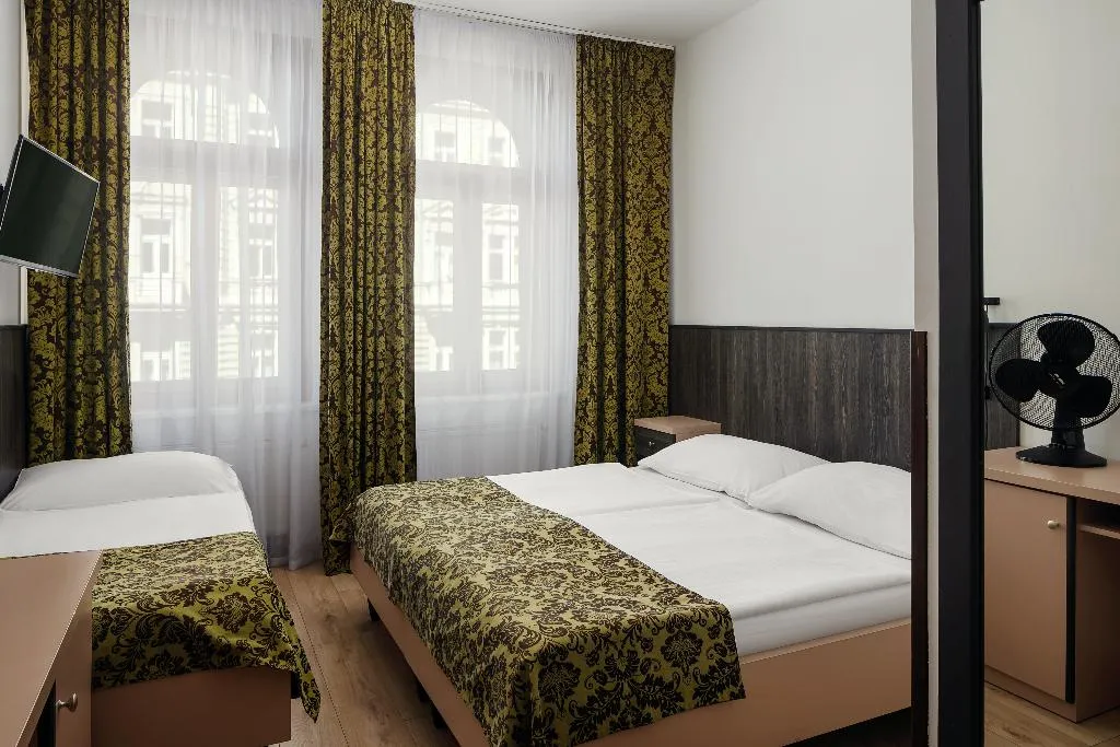 TRIPLE STANDARD Room, Superior Hotel, Prague