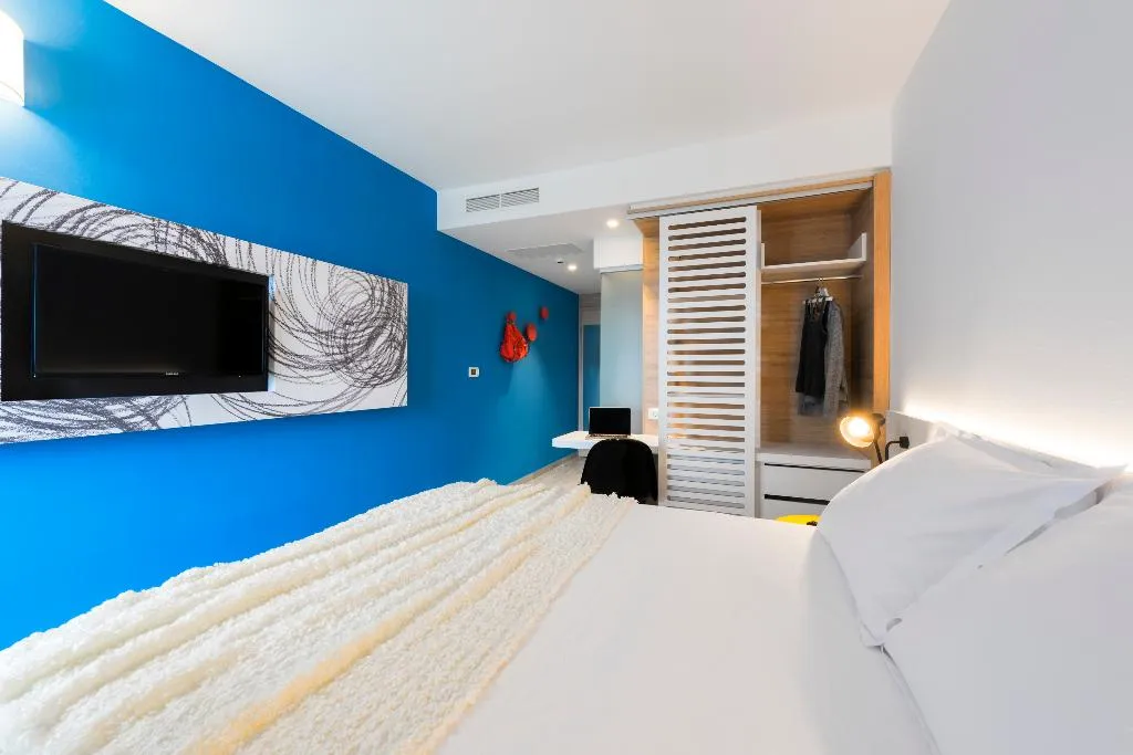 SINGLE PARK VIEW WITH BALCONY Room, Pharos, hvar bayhill hotel, Split
