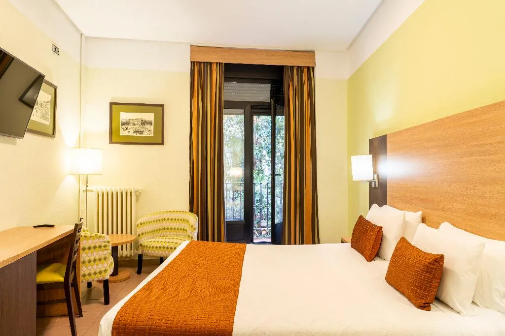 Double or Twin WITH BALCONY Room, Ballesta, Madrid