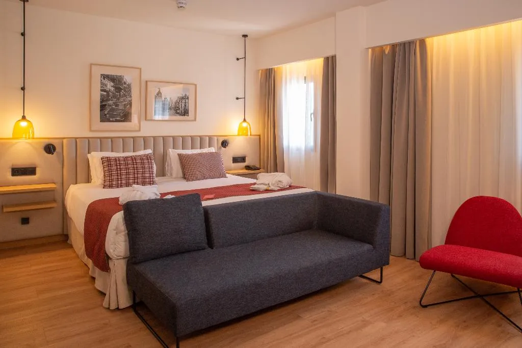 DOUBLE SUPERIOR Room, Ramada by Wyndham Madrid Getafe, Madrid