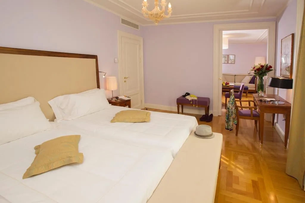 JUNIOR SUITE PRESTIGE Room, Grand Resort Du Lac Et Du Parc, Milan