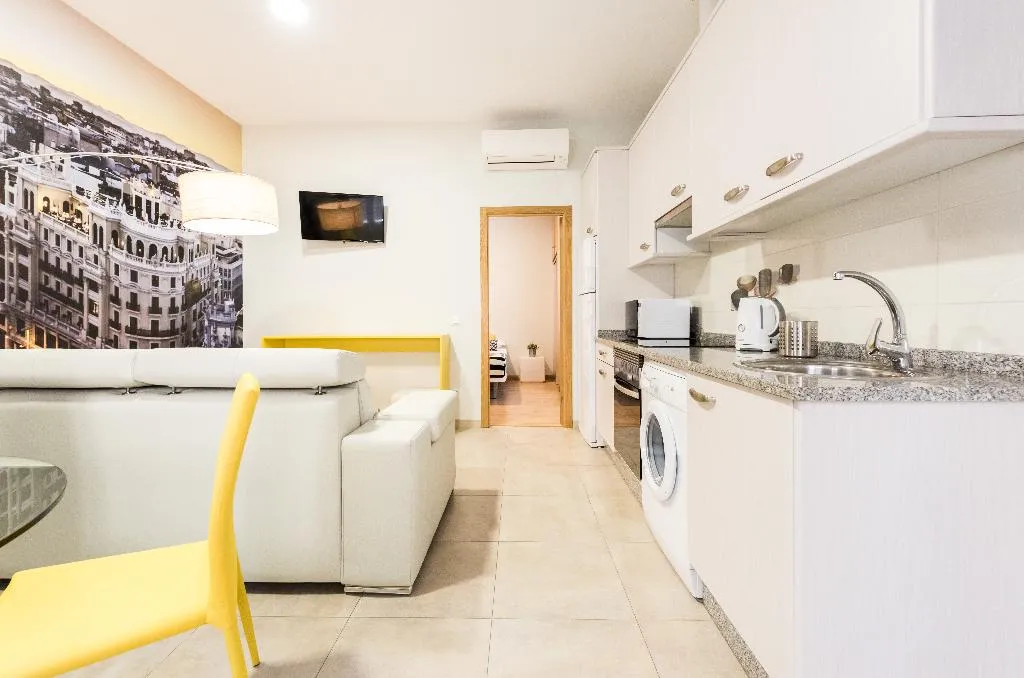 APARTMENT CAPACITY 4 ONE BEDROOM Room, Smartr Chueca, Madrid