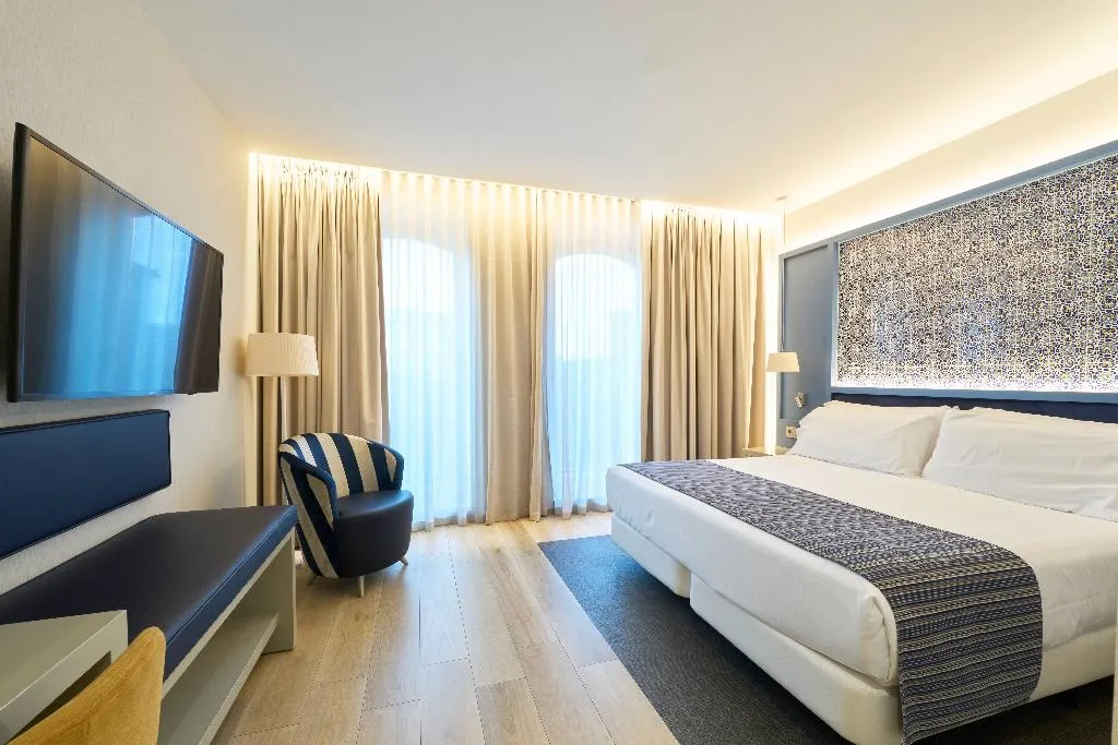 DOUBLE SINGLE USE WITH BALCONY Room, Catalonia Porto, Porto