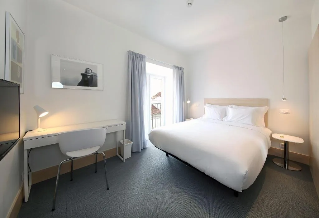 DOUBLE RIVER VIEW Room, Hotel Convento do Salvador, Lisbon