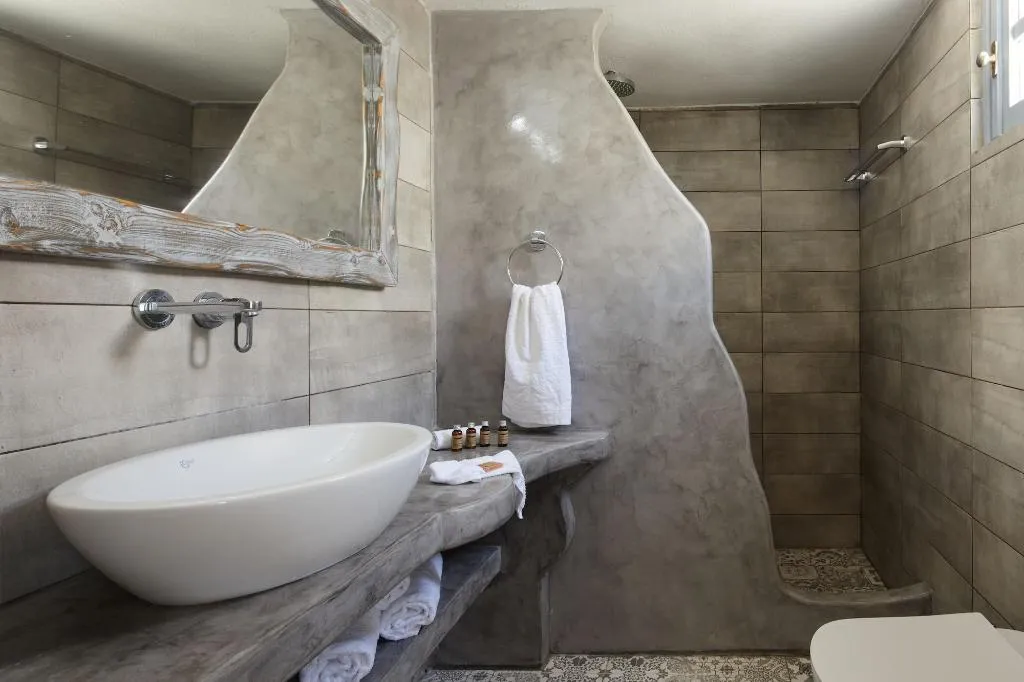 Room, Symmetry Suites, Santorini