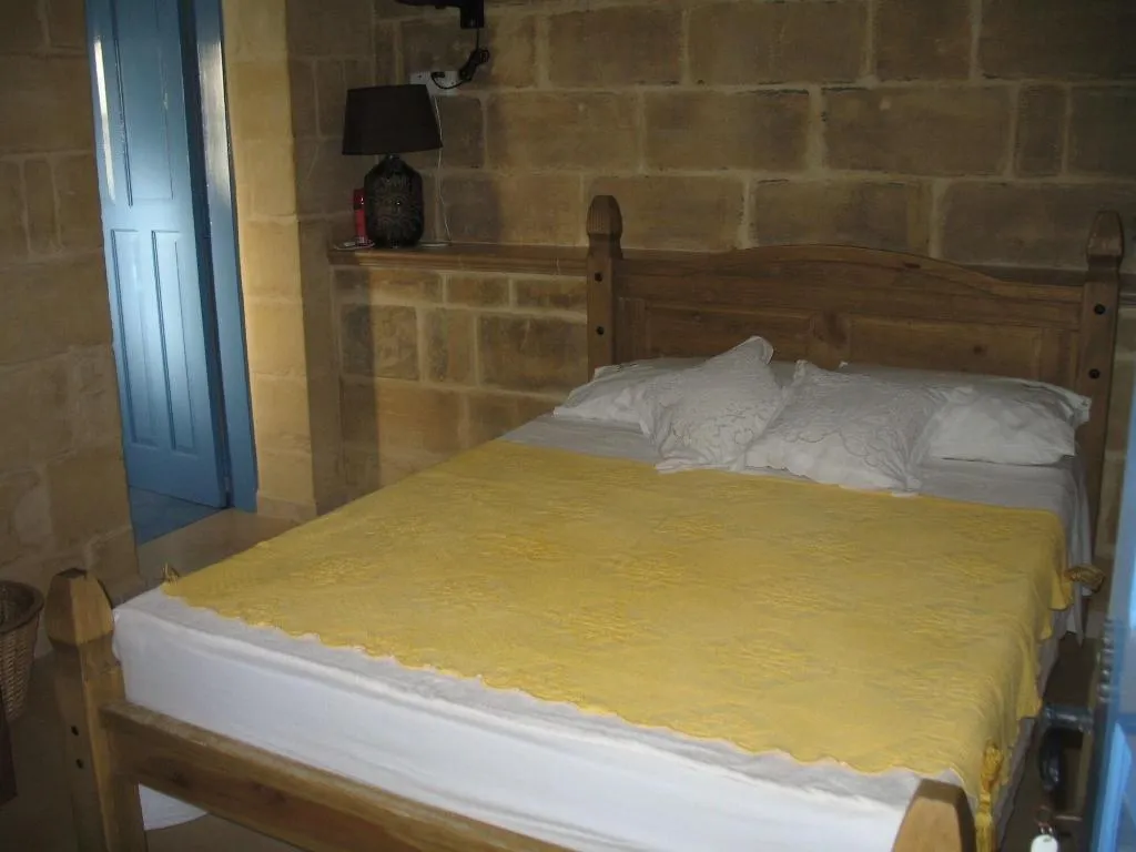 Room, Ta' Bertu Host Family Bed & Breakfast, Malta
