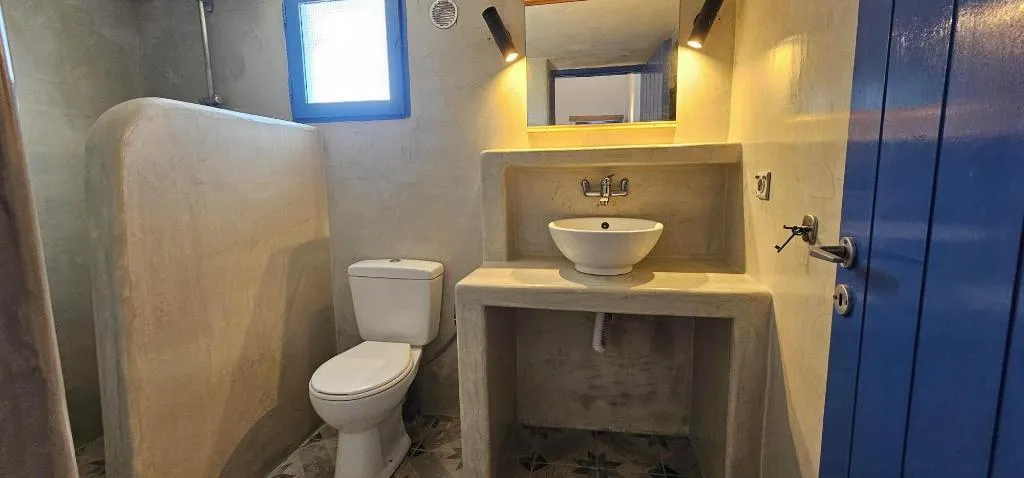 Room, Pleasure Beachside Studios, Santorini