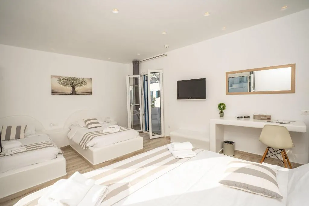 QUADRUPLE DELUXE GARDEN VIEW Room, Acrogiali, Mykonos