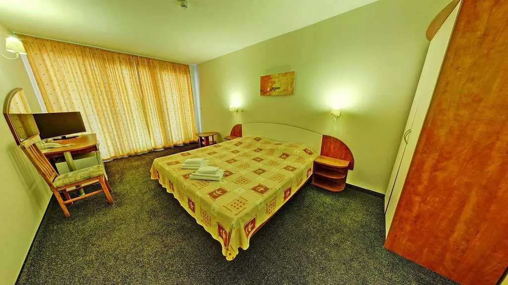 Room, Exotica, Varna