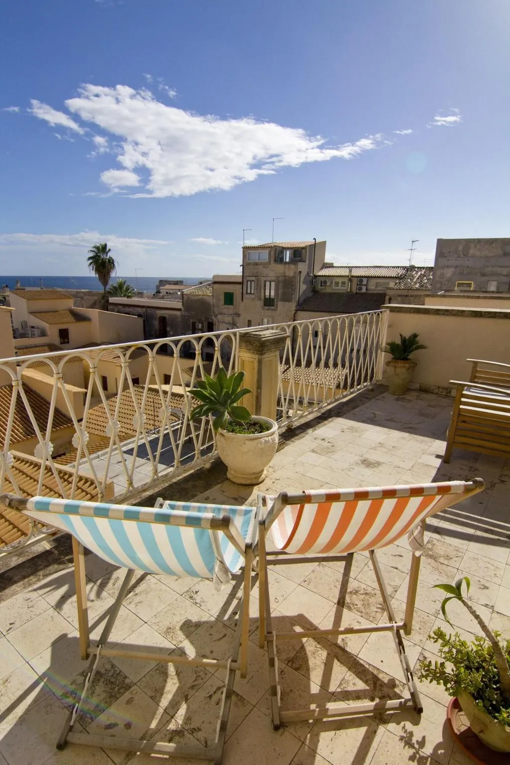 Terrace, La Via Della Giudecca, Catania