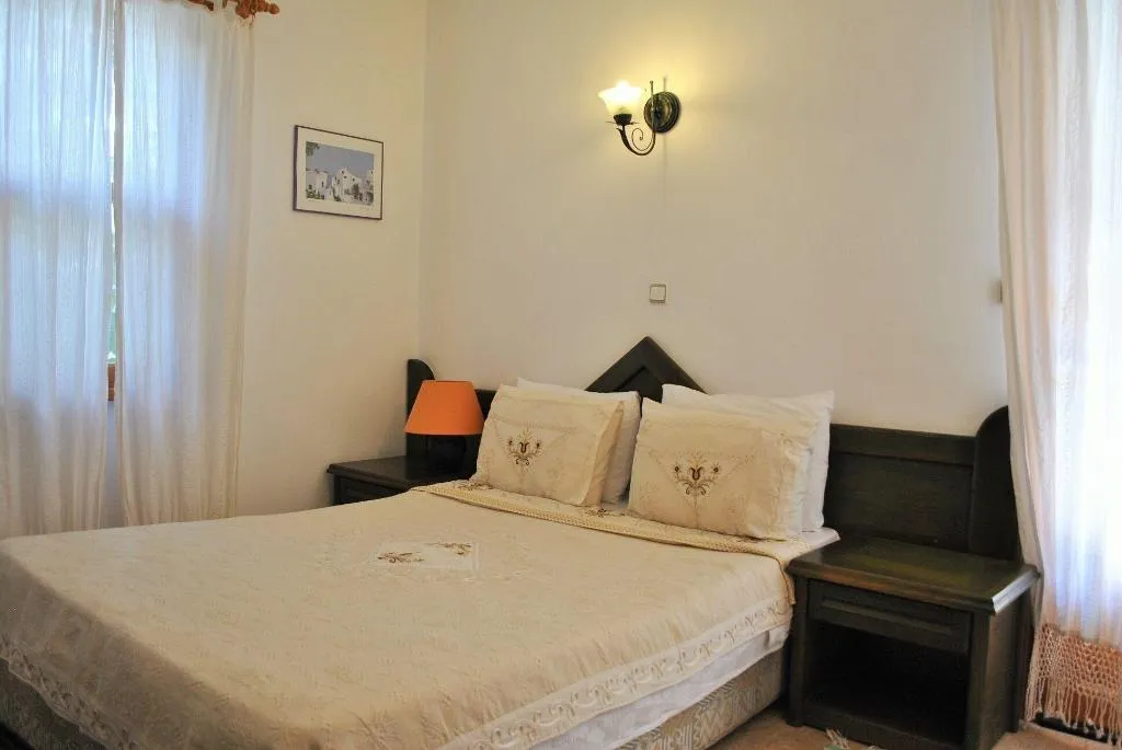 Room, Dionysia, Antalya
