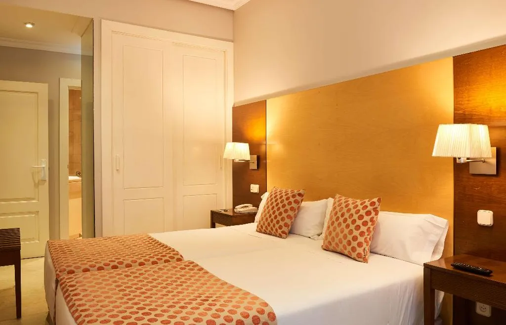 Room, Suites Barrio de Salamanca, Madrid