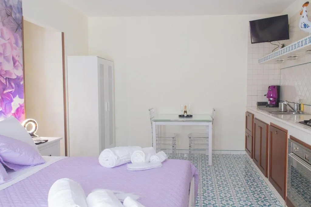 Room, Bed Boutique Napoli Colors, Naples