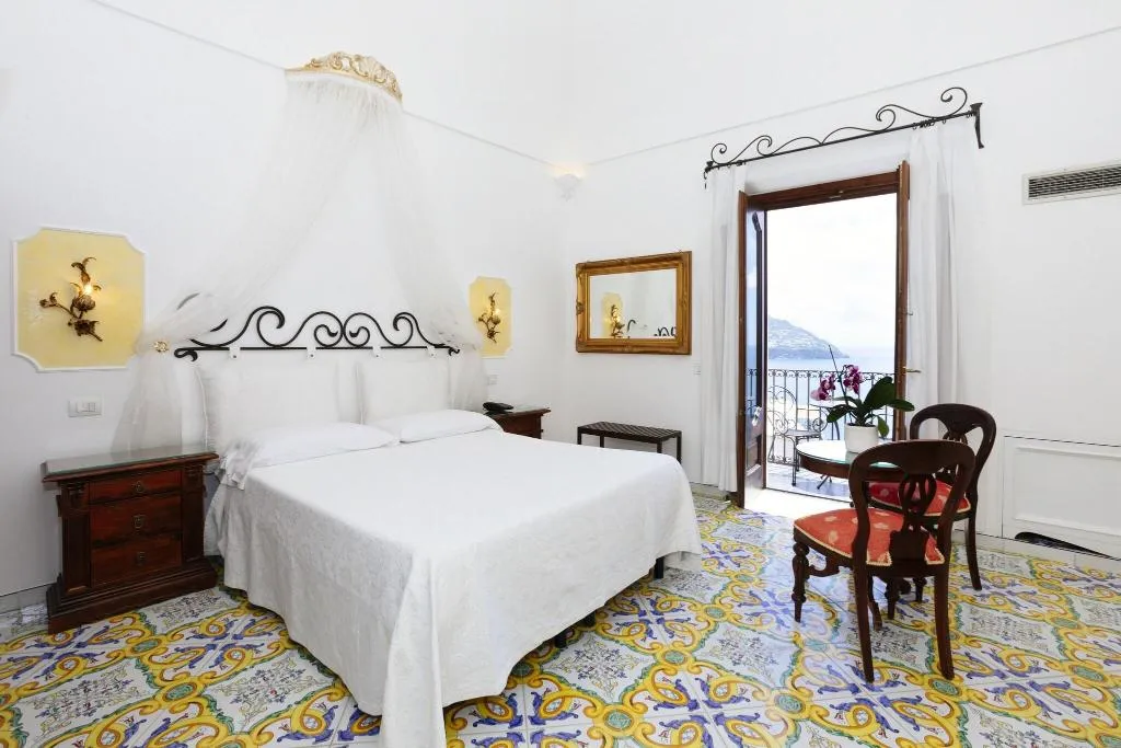 Double or Twin DELUXE KING BED Room, Villa Principe Giovanni, Naples