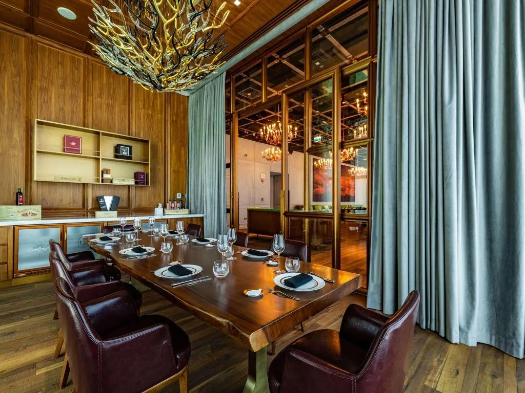 Restaurant, SLS Dubai Hotel & Residences, Dubai