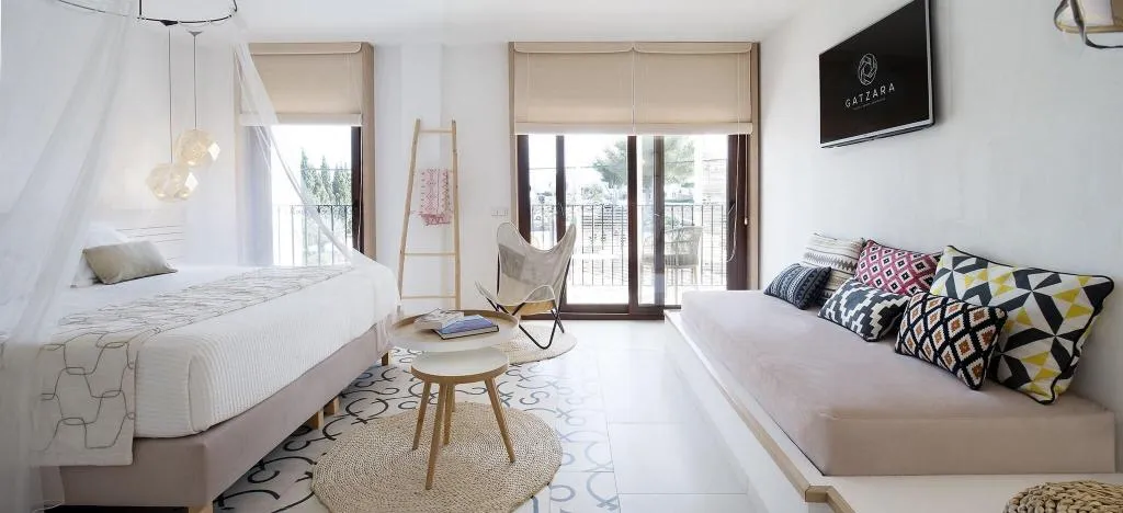 Room, Gatzara Suites Santa Gertrudis, Ibiza