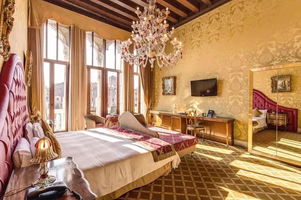 Room, Pesaro Palace, Venice